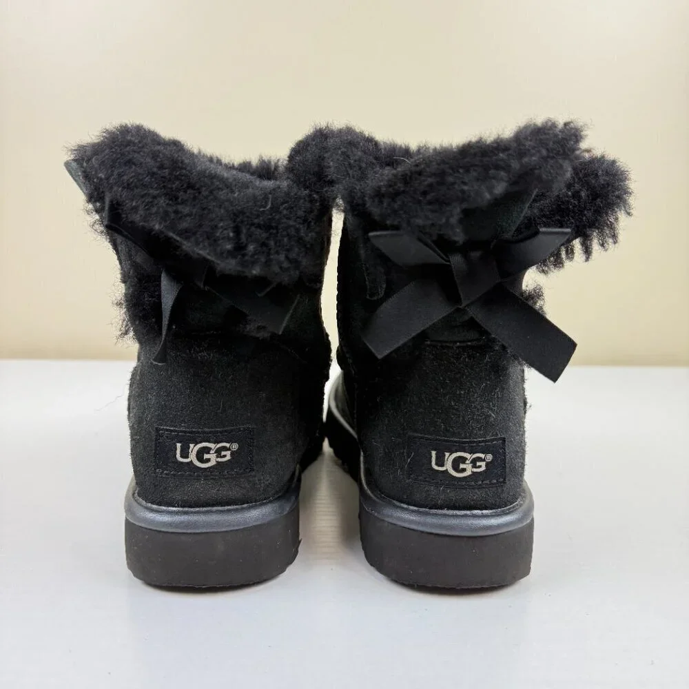 EUC UGG Women's Mini Bailey Bow II Black Boots S/N 1019032